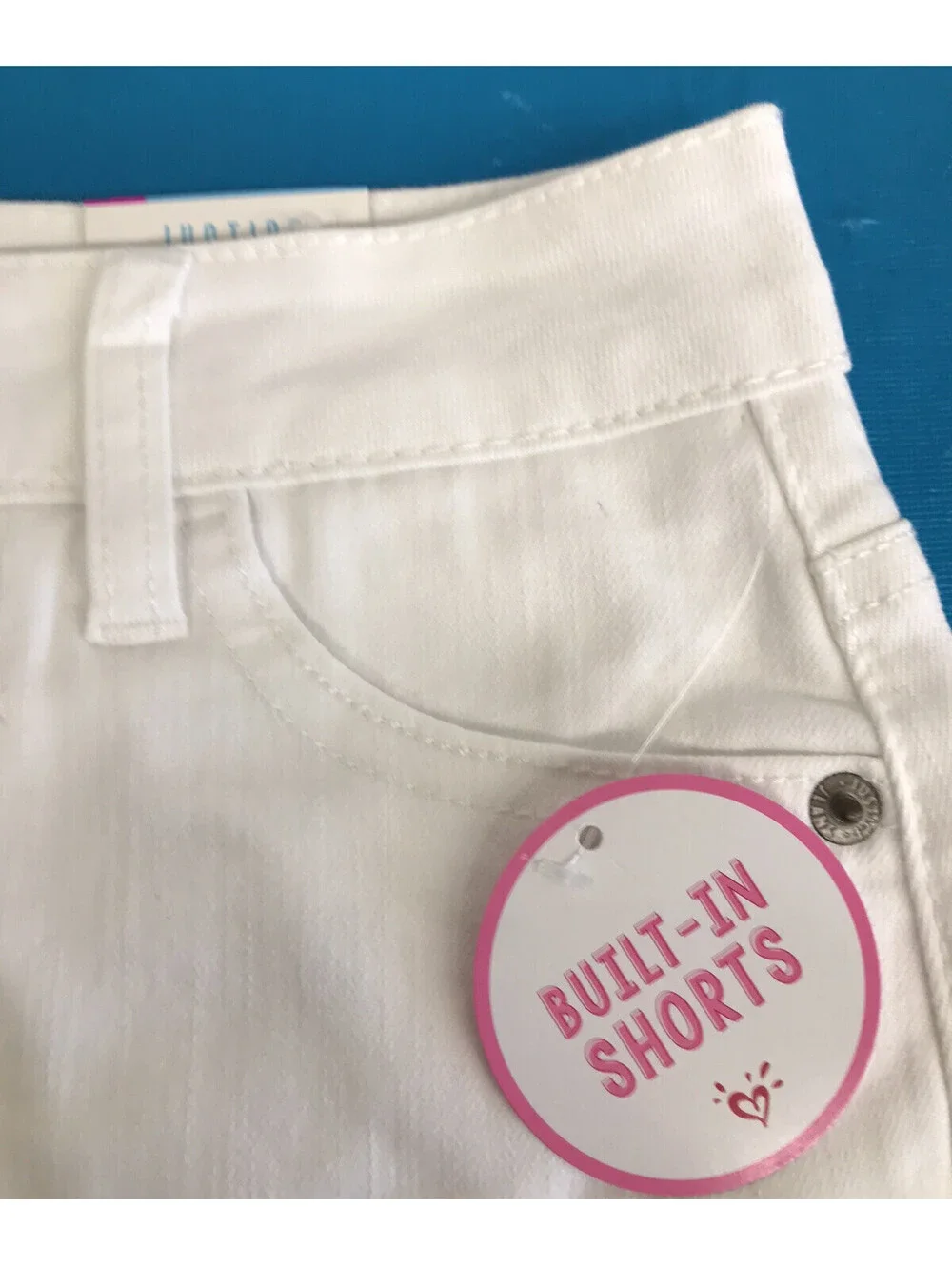 Justice Girls Skort. White with Snap Close. Distressed & Frayed Hem Size 8. NWT
